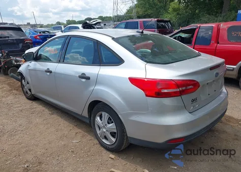 2015 Ford Focus S из США, поврежденный, VIN 1FADP3E21FL322152